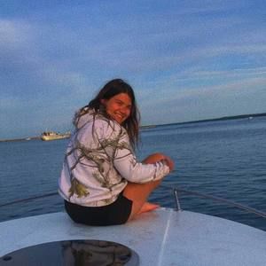 Meet your Posher, Bella